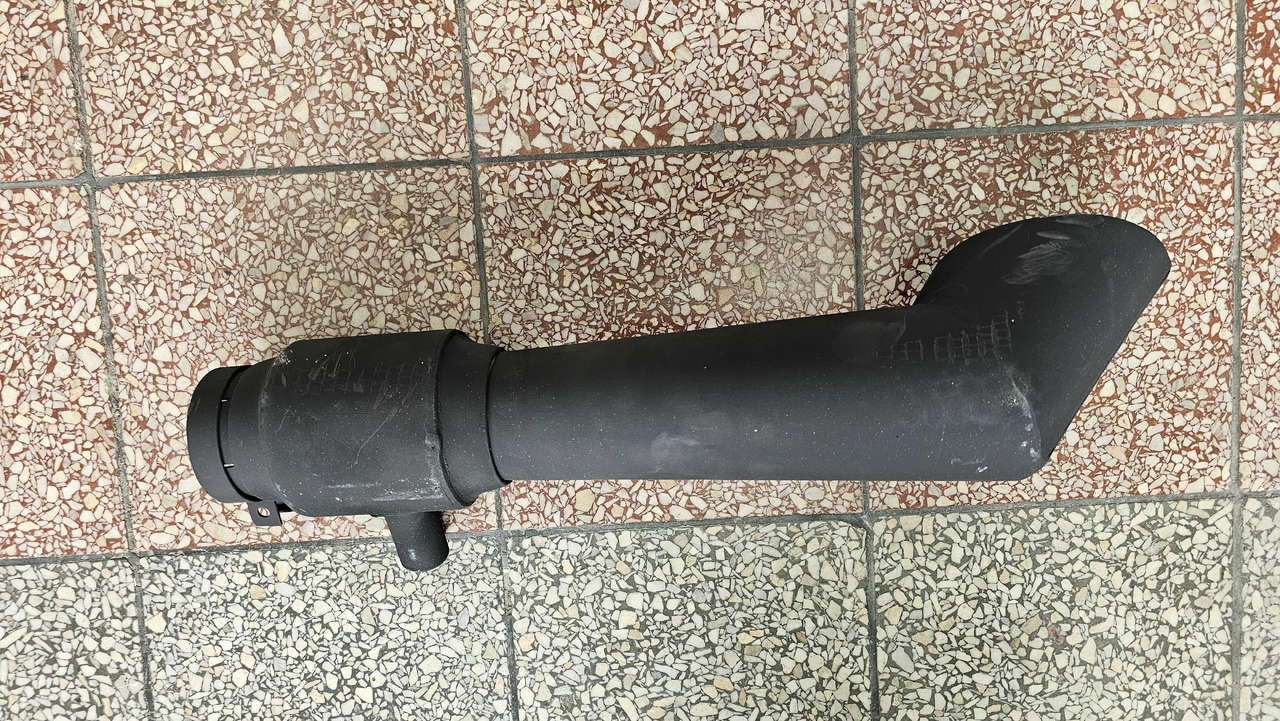 Ejektor tłumik wydech Deutz Fahr Topliner 0652_4795 - Piezas de recambio para Maquinaria agrícola: foto 1 Ejektor tłumik wydech Deutz Fahr Topliner 0652_4795 - Piezas de recambio para Maquinaria agrícola: foto 1