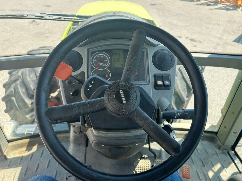 Tractor Claas Arion 610 C: foto 12