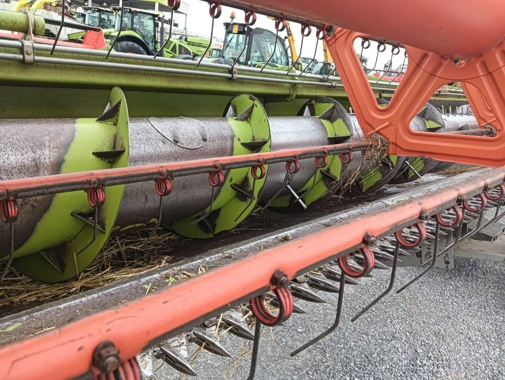 Claas C 750 - Cabezal de grano: foto 2 Claas C 750 - Cabezal de grano: foto 2