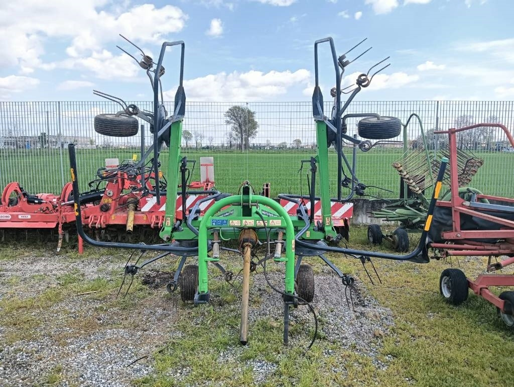 Deutz-fahr 5521 - Encintadora de pacas: foto 1 Deutz-fahr 5521 - Encintadora de pacas: foto 1