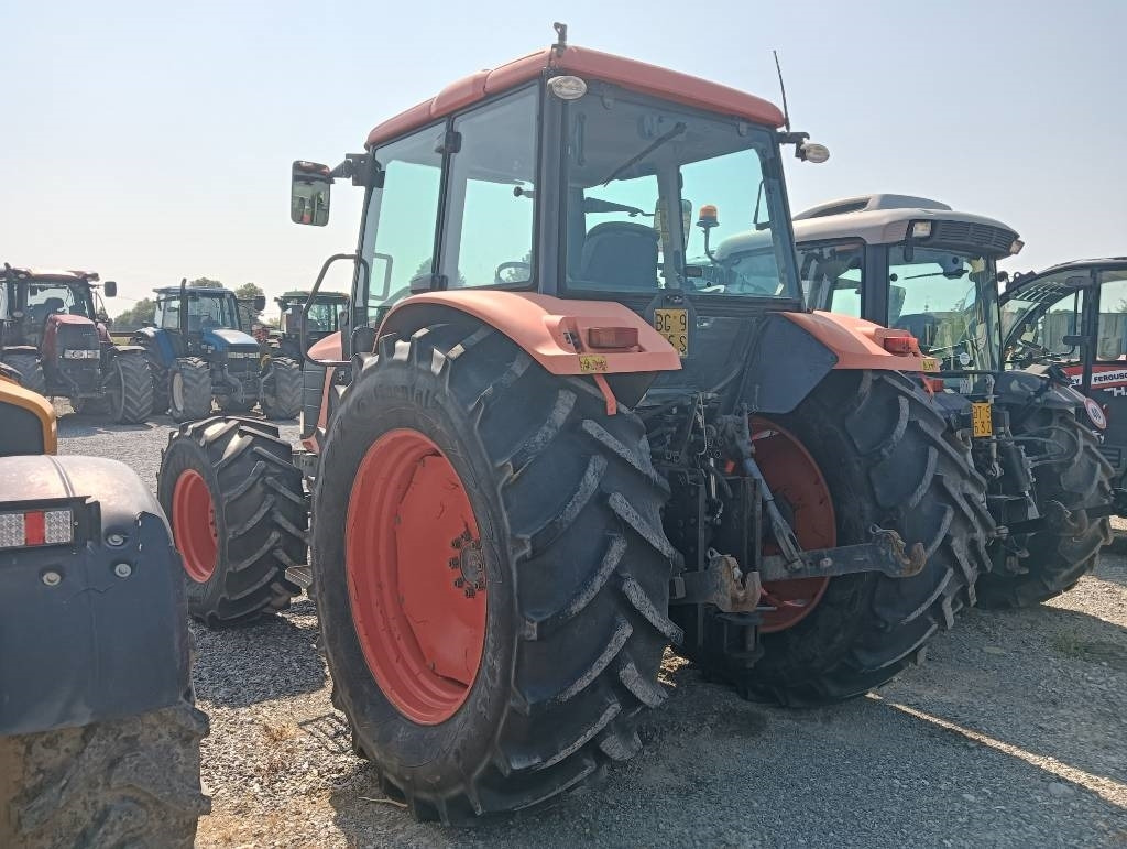 Kubota M 128 X - Tractor: foto 4 Kubota M 128 X - Tractor: foto 4