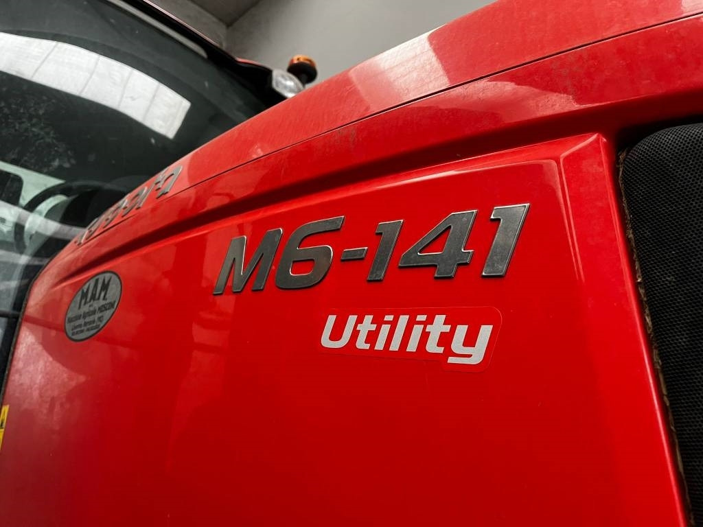 Kubota M 6-141 - Tractor: foto 4 Kubota M 6-141 - Tractor: foto 4