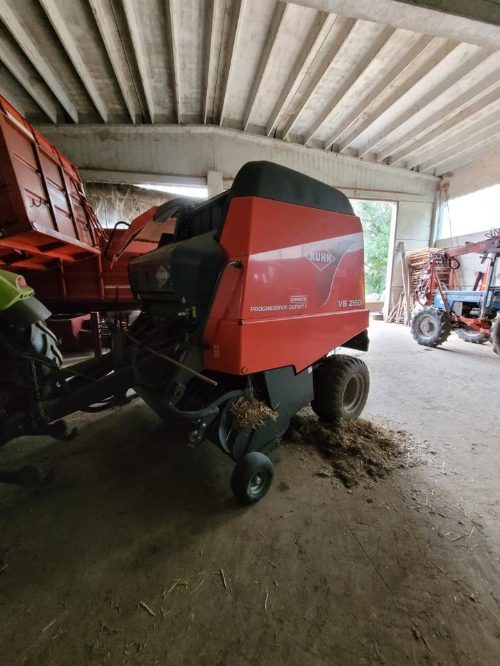Kuhn VB 2160 - Rotoempacadora: foto 1 Kuhn VB 2160 - Rotoempacadora: foto 1