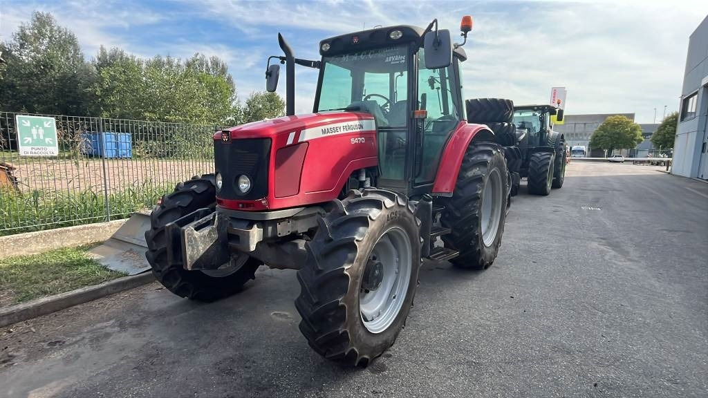 Massey Ferguson 5470 - Tractor: foto 1 Massey Ferguson 5470 - Tractor: foto 1