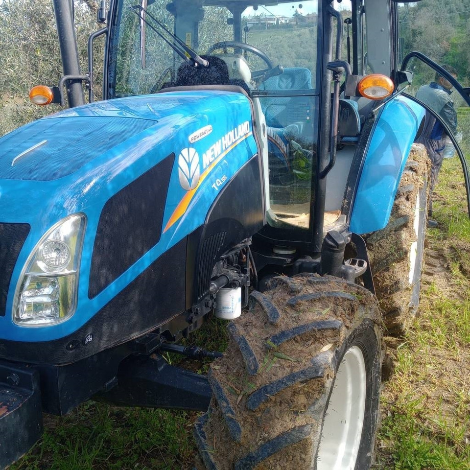 New Holland T 4.55  - Tractor: foto 5 New Holland T 4.55  - Tractor: foto 5