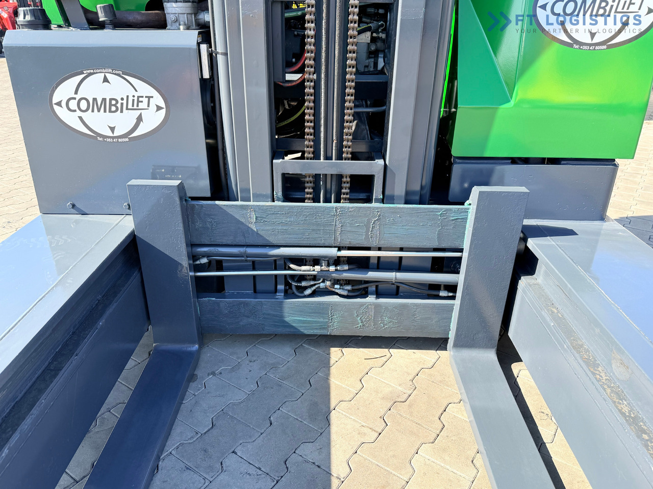 COMBILIFT C3000 / DUPLEX - 4100MM / DIESEL / FREE LIFT / CABIN / LIKE NEW - Carretilla de 4 vías: foto 3 COMBILIFT C3000 / DUPLEX - 4100MM / DIESEL / FREE LIFT / CABIN / LIKE NEW - Carretilla de 4 vías: foto 3