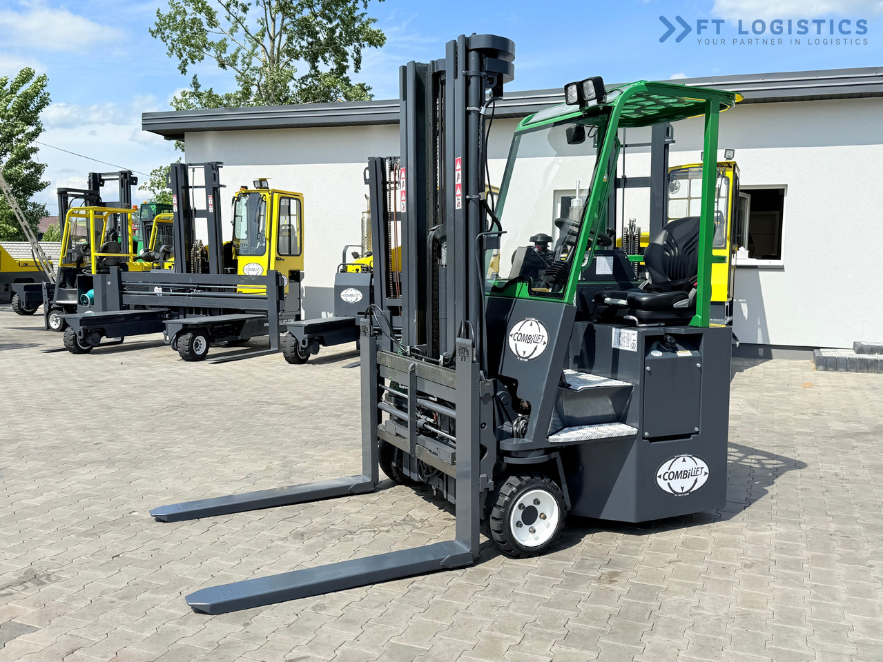 COMBILIFT CB2500 / DIESEL / EXTENDABLE FORKS / TRIPLEX / 5500MM / FREE LIFT / SIDE SHIFT / FORK POSITIONER / LIKE NEW - Carretilla de 4 vías: foto 3 COMBILIFT CB2500 / DIESEL / EXTENDABLE FORKS / TRIPLEX / 5500MM / FREE LIFT / SIDE SHIFT / FORK POSITIONER / LIKE NEW - Carretilla de 4 vías: foto 3