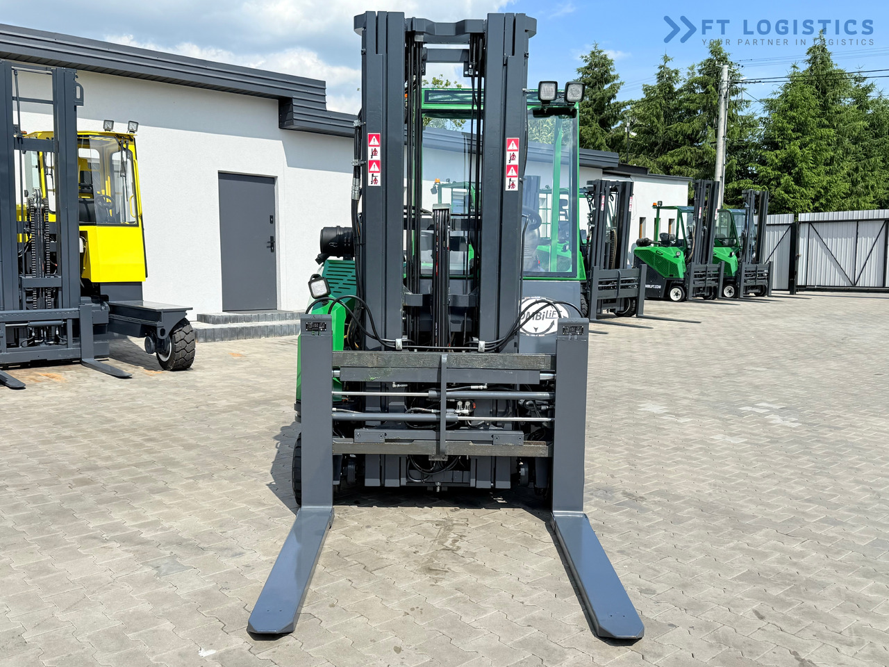 COMBILIFT CB2500 / DIESEL / EXTENDABLE FORKS / TRIPLEX / 5500MM / FREE LIFT / SIDE SHIFT / FORK POSITIONER / LIKE NEW - Carretilla de 4 vías: foto 4 COMBILIFT CB2500 / DIESEL / EXTENDABLE FORKS / TRIPLEX / 5500MM / FREE LIFT / SIDE SHIFT / FORK POSITIONER / LIKE NEW - Carretilla de 4 vías: foto 4