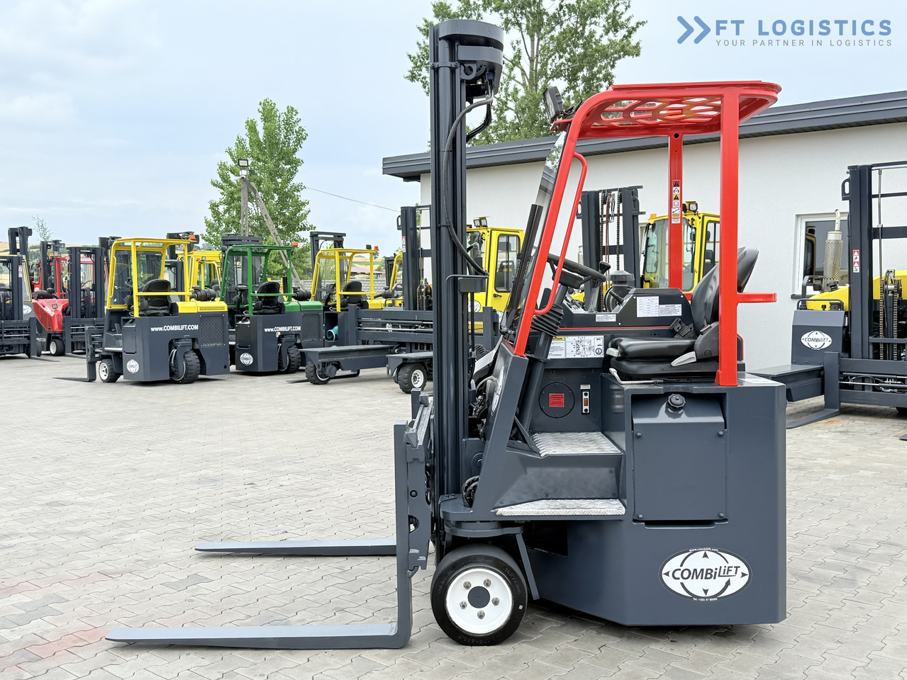 COMBILIFT Combilift C3000CB – TRIPLEX 6000mm – Year 2016 / Only 2,161 hours / Free Lift / Fork Positioner / Diesel - Carretilla de 4 vías: foto 2 COMBILIFT Combilift C3000CB – TRIPLEX 6000mm – Year 2016 / Only 2,161 hours / Free Lift / Fork Positioner / Diesel - Carretilla de 4 vías: foto 2