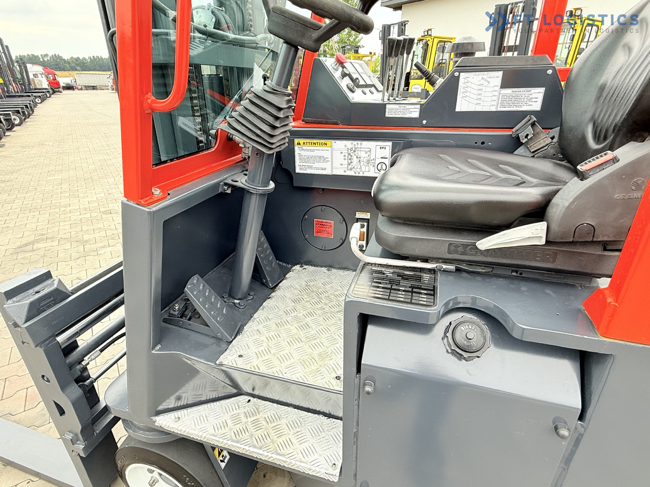 COMBILIFT Combilift C3000CB – TRIPLEX 6000mm – Year 2016 / Only 2,161 hours / Free Lift / Fork Positioner / Diesel - Carretilla de 4 vías: foto 5 COMBILIFT Combilift C3000CB – TRIPLEX 6000mm – Year 2016 / Only 2,161 hours / Free Lift / Fork Positioner / Diesel - Carretilla de 4 vías: foto 5