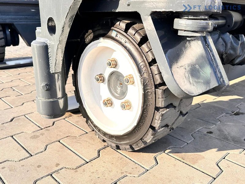 Combilift C3000 / DUPLEX / 4100MM / LPG / FREE LIFT / Like New C3000 / DUPLEX / 4100MM / LPG / FREE LIFT / Like New - Carretilla de 4 vías: foto 4 Combilift C3000 / DUPLEX / 4100MM / LPG / FREE LIFT / Like New C3000 / DUPLEX / 4100MM / LPG / FREE LIFT / Like New - Carretilla de 4 vías: foto 4