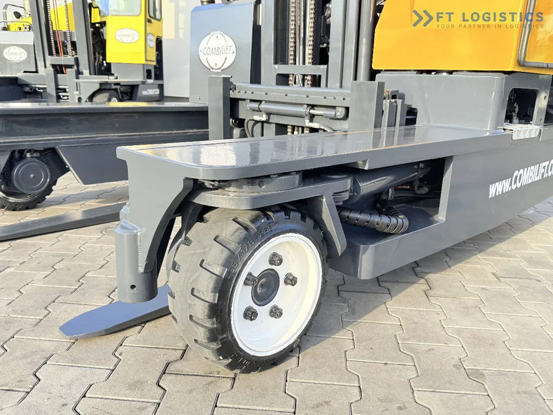 Combilift C3000 / GAS / DUPLEX 4500MM / ONLY 3096 HOURS / FORK SIDE SHIFT / FULL CABIN / EXCELLENT CONDITION / Wide range of four-way and - Carretilla de 4 vías: foto 4 Combilift C3000 / GAS / DUPLEX 4500MM / ONLY 3096 HOURS / FORK SIDE SHIFT / FULL CABIN / EXCELLENT CONDITION / Wide range of four-way and - Carretilla de 4 vías: foto 4