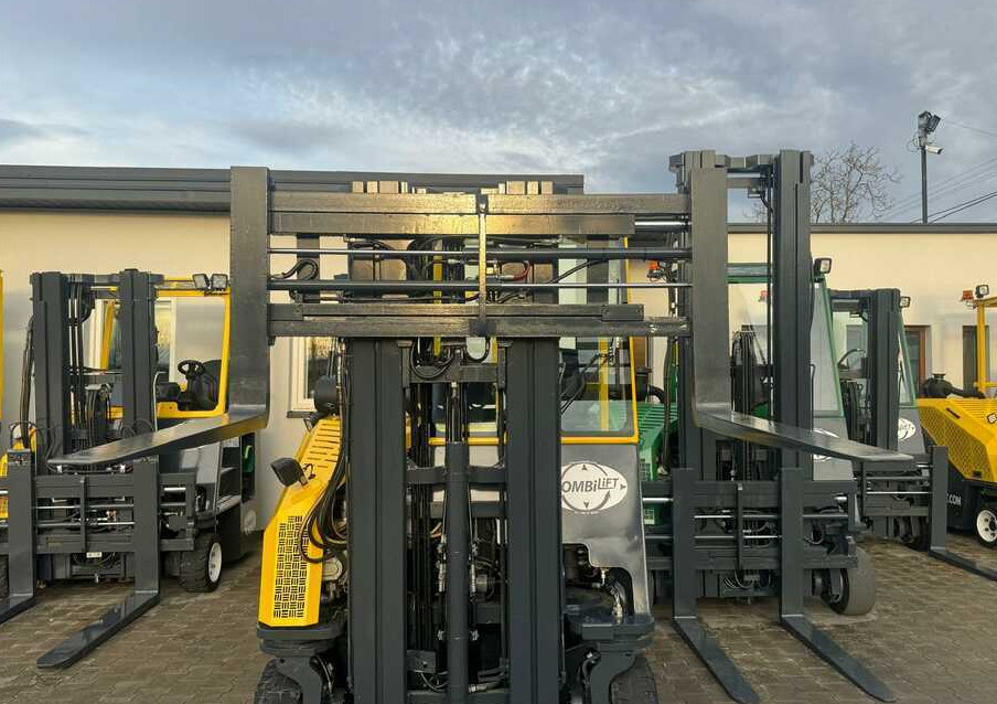 Combilift C3000CB -DIESEL- Only 6117 hours - Carretilla de 4 vías: foto 5 Combilift C3000CB -DIESEL- Only 6117 hours - Carretilla de 4 vías: foto 5