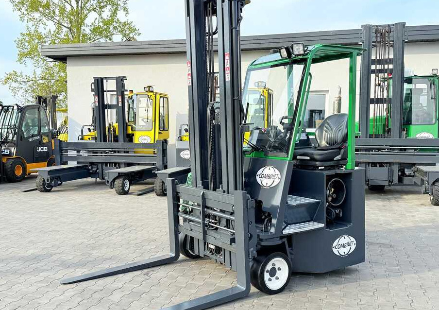 Combilift C3000CB / LPG / TRIPLEX – 6500MM / FREE LIFT / FORK POSITIONER / SIDE SHIFT / EXCELLENT CONDITION - Carretilla de 4 vías: foto 2 Combilift C3000CB / LPG / TRIPLEX – 6500MM / FREE LIFT / FORK POSITIONER / SIDE SHIFT / EXCELLENT CONDITION - Carretilla de 4 vías: foto 2
