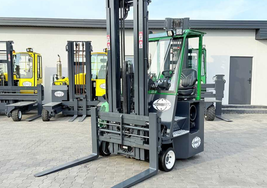 Combilift C3000CB / LPG / TRIPLEX – 6500MM / FREE LIFT / FORK POSITIONER / SIDE SHIFT / EXCELLENT CONDITION - Carretilla de 4 vías: foto 4 Combilift C3000CB / LPG / TRIPLEX – 6500MM / FREE LIFT / FORK POSITIONER / SIDE SHIFT / EXCELLENT CONDITION - Carretilla de 4 vías: foto 4
