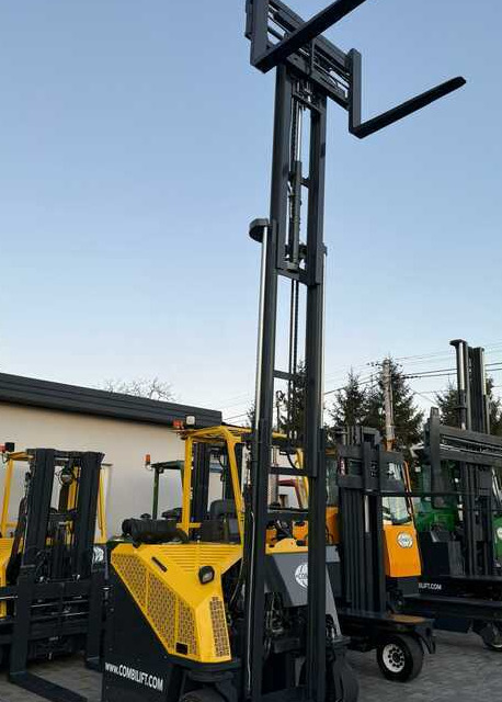 Combilift C3000CB-Triplex 4900mm -2015 year - Carretilla de 4 vías: foto 1 Combilift C3000CB-Triplex 4900mm -2015 year - Carretilla de 4 vías: foto 1