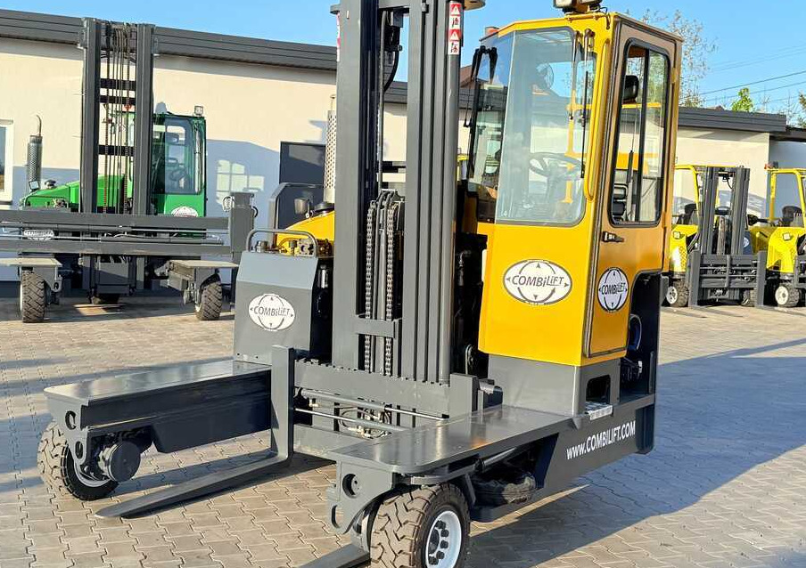 Combilift C4000 / GAS / TRIPLEX – 5600MM / FREE LIFT / FORK SIDESHIFT / LIKE NEW - Carretilla de 4 vías: foto 3 Combilift C4000 / GAS / TRIPLEX – 5600MM / FREE LIFT / FORK SIDESHIFT / LIKE NEW - Carretilla de 4 vías: foto 3