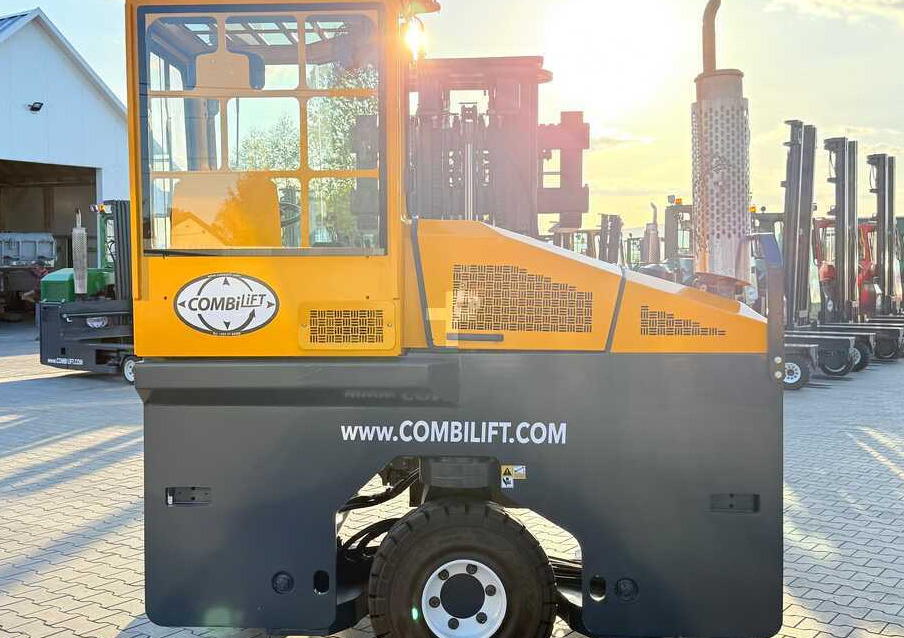 Carretilla de 4 vías Combilift C4000 / GAS / TRIPLEX – 5600MM / FREE LIFT / FORK SIDESHIFT / LIKE NEW: foto 23