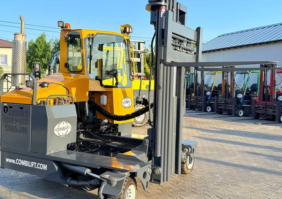 Carretilla de 4 vías Combilift C4000 / GAS / TRIPLEX – 5600MM / FREE LIFT / FORK SIDESHIFT / LIKE NEW: foto 20