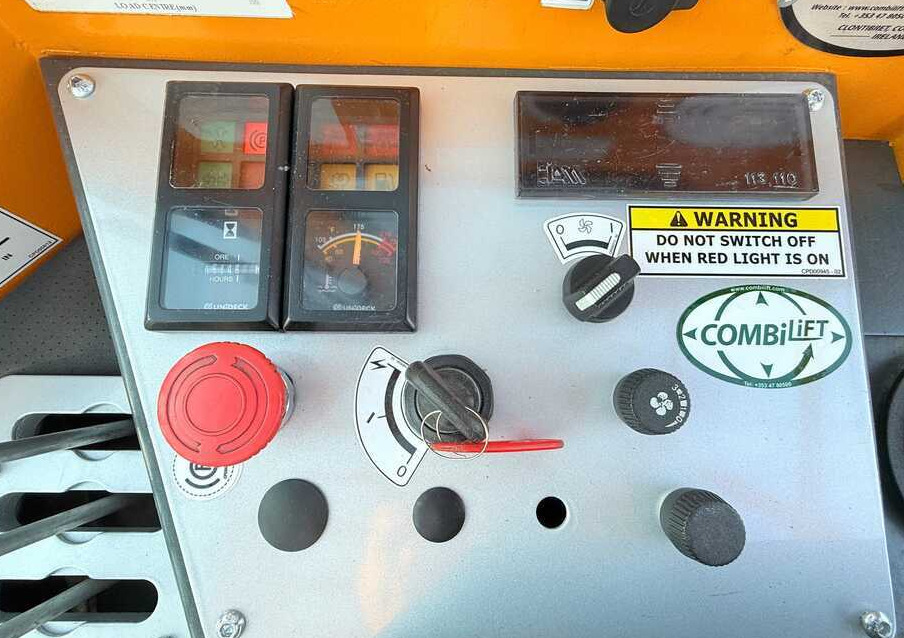 Carretilla de 4 vías Combilift C4000 / GAS / TRIPLEX – 5600MM / FREE LIFT / FORK SIDESHIFT / LIKE NEW: foto 28
