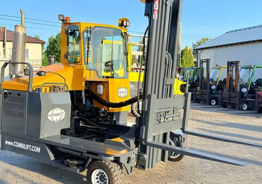 Carretilla de 4 vías Combilift C4000 / GAS / TRIPLEX – 5600MM / FREE LIFT / FORK SIDESHIFT / LIKE NEW: foto 15