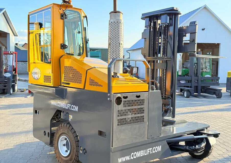 Carretilla de 4 vías Combilift C4000 / GAS / TRIPLEX – 5600MM / FREE LIFT / FORK SIDESHIFT / LIKE NEW: foto 22