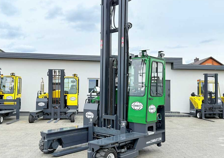 Combilift C4000 / GAS / TRIPLEX - 9300MM / FREE-LIFT / POSITIONER / LIKE NEW - Carretilla de 4 vías: foto 1 Combilift C4000 / GAS / TRIPLEX - 9300MM / FREE-LIFT / POSITIONER / LIKE NEW - Carretilla de 4 vías: foto 1