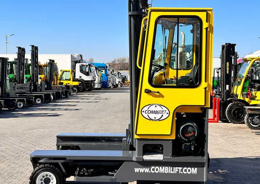 Combilift C4000 / LPG / DUPLEX / 4100MM / WEIGHT / FORK SIDE SHIFT / LIKE NEW - Carretilla de 4 vías: foto 2 Combilift C4000 / LPG / DUPLEX / 4100MM / WEIGHT / FORK SIDE SHIFT / LIKE NEW - Carretilla de 4 vías: foto 2