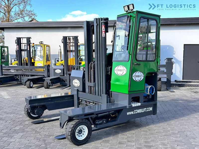 Combilift C4000 / TRIPLEX / 4900MM / LPG / FREE LIFT / FORK SHIFT / LIKE NEW C4000 / TRIPLEX / 4900MM / LPG / FREE LIFT / FORK SHIFT / LIK - Carretilla de 4 vías: foto 1 Combilift C4000 / TRIPLEX / 4900MM / LPG / FREE LIFT / FORK SHIFT / LIKE NEW C4000 / TRIPLEX / 4900MM / LPG / FREE LIFT / FORK SHIFT / LIK - Carretilla de 4 vías: foto 1