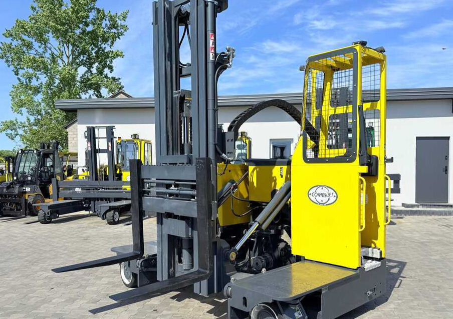 Combilift C4000STE / TRIPLEX / 6850MM / FREE LIFT / ONLY 1,348 HOURS / FORK SIDESHIFT / EXCELLENT CONDITION - Carretilla de 4 vías: foto 1 Combilift C4000STE / TRIPLEX / 6850MM / FREE LIFT / ONLY 1,348 HOURS / FORK SIDESHIFT / EXCELLENT CONDITION - Carretilla de 4 vías: foto 1