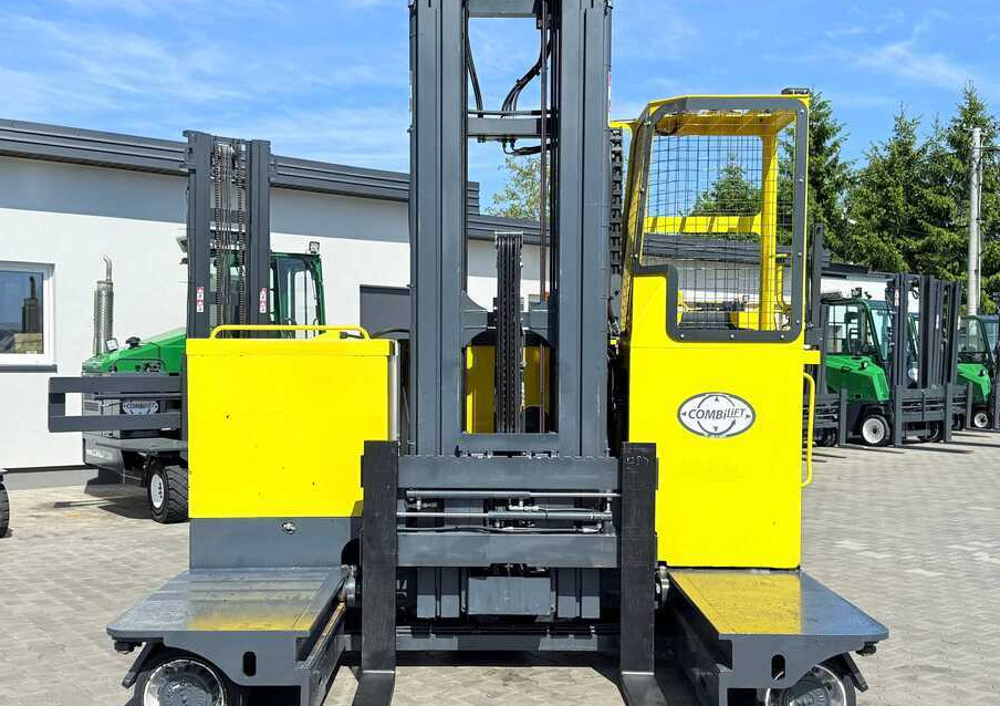 Combilift C4000STE / TRIPLEX / 6850MM / FREE LIFT / ONLY 1,348 HOURS / FORK SIDESHIFT / EXCELLENT CONDITION - Carretilla de 4 vías: foto 2 Combilift C4000STE / TRIPLEX / 6850MM / FREE LIFT / ONLY 1,348 HOURS / FORK SIDESHIFT / EXCELLENT CONDITION - Carretilla de 4 vías: foto 2
