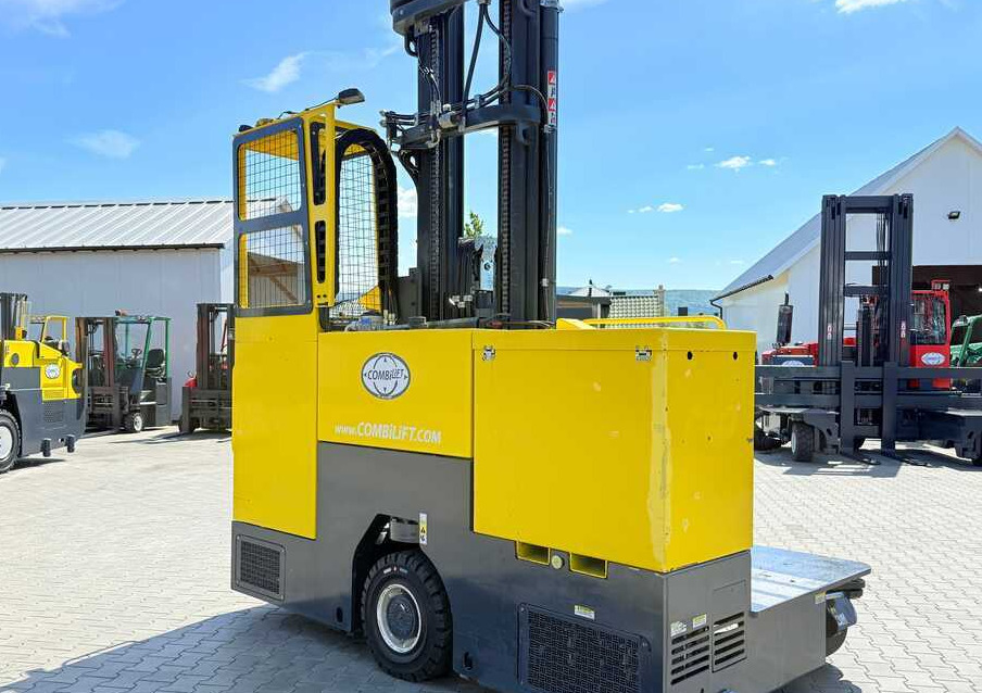 Combilift C4000STE / TRIPLEX / 6850MM / FREE LIFT / ONLY 1,348 HOURS / FORK SIDESHIFT / EXCELLENT CONDITION - Carretilla de 4 vías: foto 5 Combilift C4000STE / TRIPLEX / 6850MM / FREE LIFT / ONLY 1,348 HOURS / FORK SIDESHIFT / EXCELLENT CONDITION - Carretilla de 4 vías: foto 5
