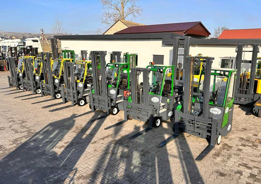 Combilift CB3000 / LPG / DUPLEX / 4000MM / FREE LIFT / NEW BAND TIRES / LIKE NEW - Carretilla de 4 vías: foto 1 Combilift CB3000 / LPG / DUPLEX / 4000MM / FREE LIFT / NEW BAND TIRES / LIKE NEW - Carretilla de 4 vías: foto 1
