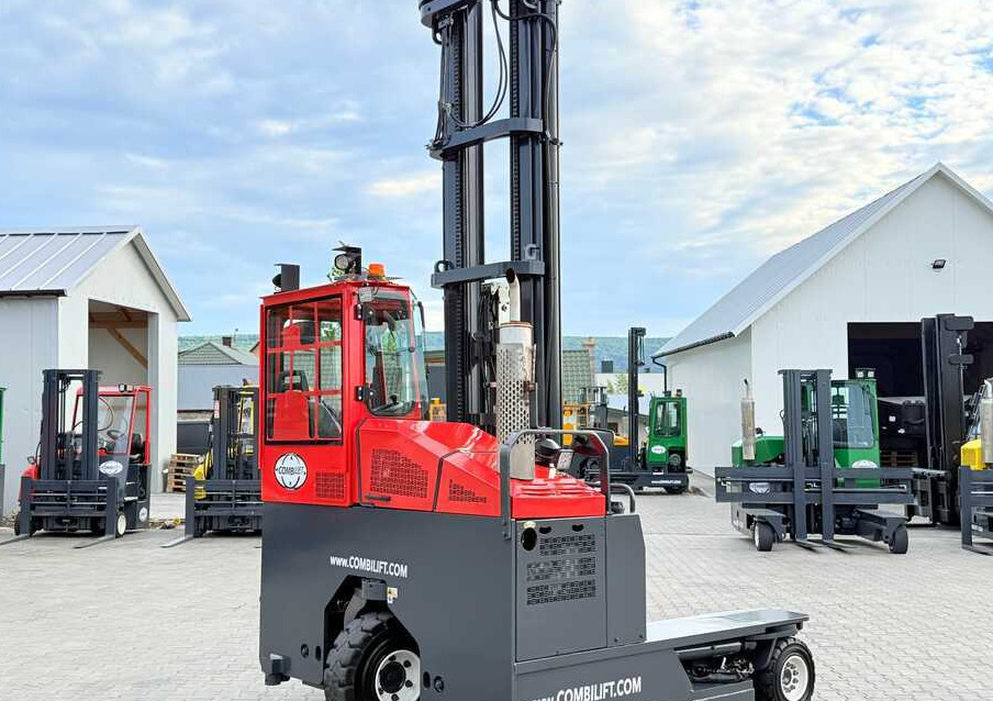 Combilift COMBILIFT C4000 – TRIPLEX 9300 mm – Year 2017 – GAS – FREE LIFT – FORK SIDE SHIFT – CONDITION 5/5 - Carretilla de 4 vías: foto 4 Combilift COMBILIFT C4000 – TRIPLEX 9300 mm – Year 2017 – GAS – FREE LIFT – FORK SIDE SHIFT – CONDITION 5/5 - Carretilla de 4 vías: foto 4