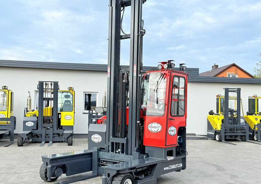 Combilift COMBILIFT C4000 – TRIPLEX 9300 mm – Year 2017 – GAS – FREE LIFT – FORK SIDE SHIFT – CONDITION 5/5 - Carretilla de 4 vías: foto 1 Combilift COMBILIFT C4000 – TRIPLEX 9300 mm – Year 2017 – GAS – FREE LIFT – FORK SIDE SHIFT – CONDITION 5/5 - Carretilla de 4 vías: foto 1
