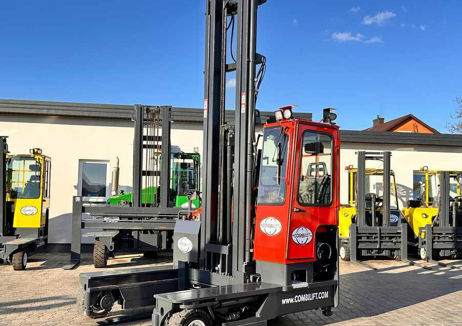 Combilift COMBILIFT C4000 – TRIPLEX 9300 mm – Year 2017 – GAS – FREE LIFT – FORK SIDE SHIFT – CONDITION 5/5 - Carretilla de 4 vías: foto 2 Combilift COMBILIFT C4000 – TRIPLEX 9300 mm – Year 2017 – GAS – FREE LIFT – FORK SIDE SHIFT – CONDITION 5/5 - Carretilla de 4 vías: foto 2