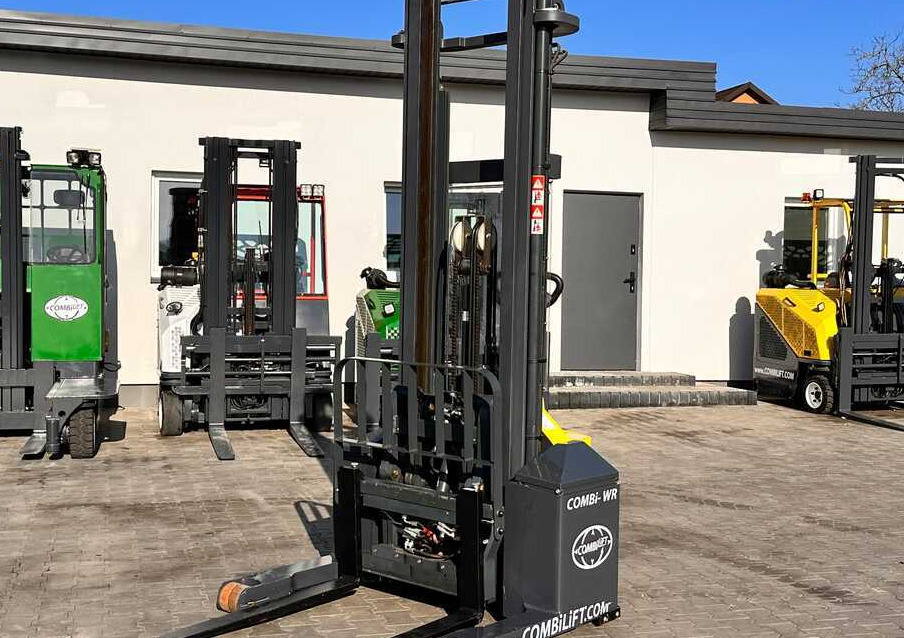 Combilift WR-4 / DUPLEX / 4.5M / 2017 / ONLY 30 HOURS / LIKE NEW / 1500KG - Apilador: foto 3 Combilift WR-4 / DUPLEX / 4.5M / 2017 / ONLY 30 HOURS / LIKE NEW / 1500KG - Apilador: foto 3