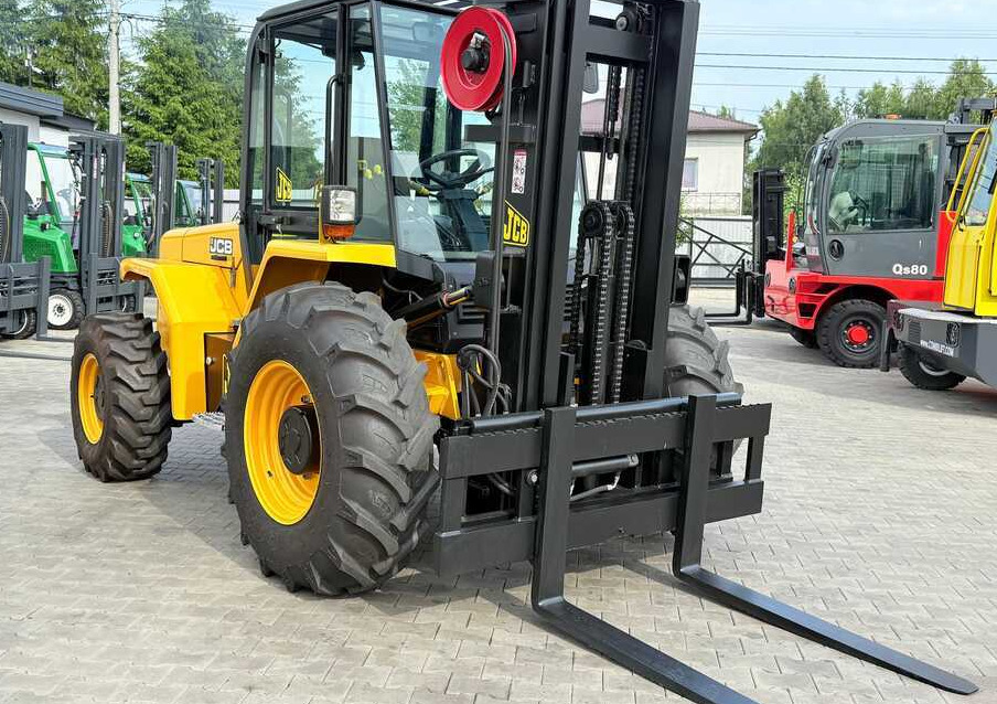 JCB 940 / DIESEL / TRIPLEX 4500MM / FORK POSITIONER / FORK SIDESHIFT / 4T / NEW TYRES / LIKE NEW - Carretilla todo terreno: foto 5 JCB 940 / DIESEL / TRIPLEX 4500MM / FORK POSITIONER / FORK SIDESHIFT / 4T / NEW TYRES / LIKE NEW - Carretilla todo terreno: foto 5