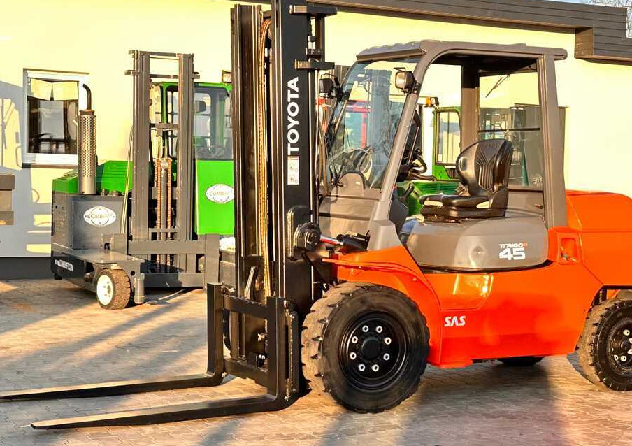 Toyota 42-4FD40 / DIESEL / 4500KG / DUPLEX / FORKS 1400MM / WELL-MAINTAINED - Carretilla elevadora diésel: foto 3 Toyota 42-4FD40 / DIESEL / 4500KG / DUPLEX / FORKS 1400MM / WELL-MAINTAINED - Carretilla elevadora diésel: foto 3