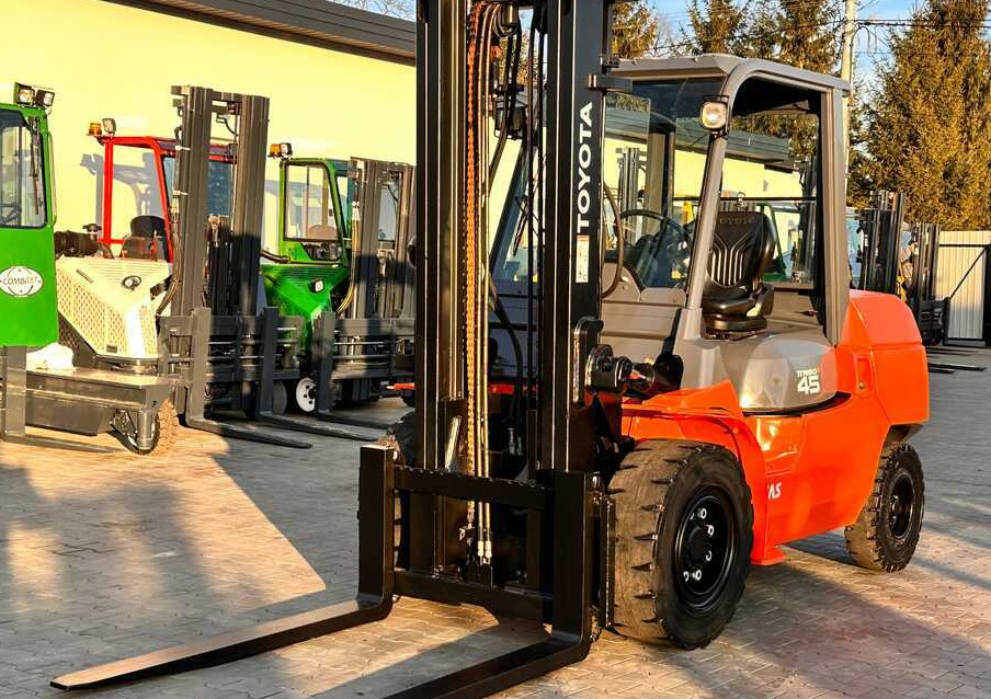 Toyota 42-4FD40 / DIESEL / 4500KG / DUPLEX / FORKS 1400MM / WELL-MAINTAINED - Carretilla elevadora diésel: foto 2 Toyota 42-4FD40 / DIESEL / 4500KG / DUPLEX / FORKS 1400MM / WELL-MAINTAINED - Carretilla elevadora diésel: foto 2