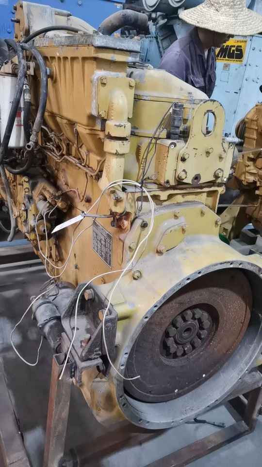 CATERPILLAR 3406 - Motor y piezas para Bulldozer: foto 2 CATERPILLAR 3406 - Motor y piezas para Bulldozer: foto 2