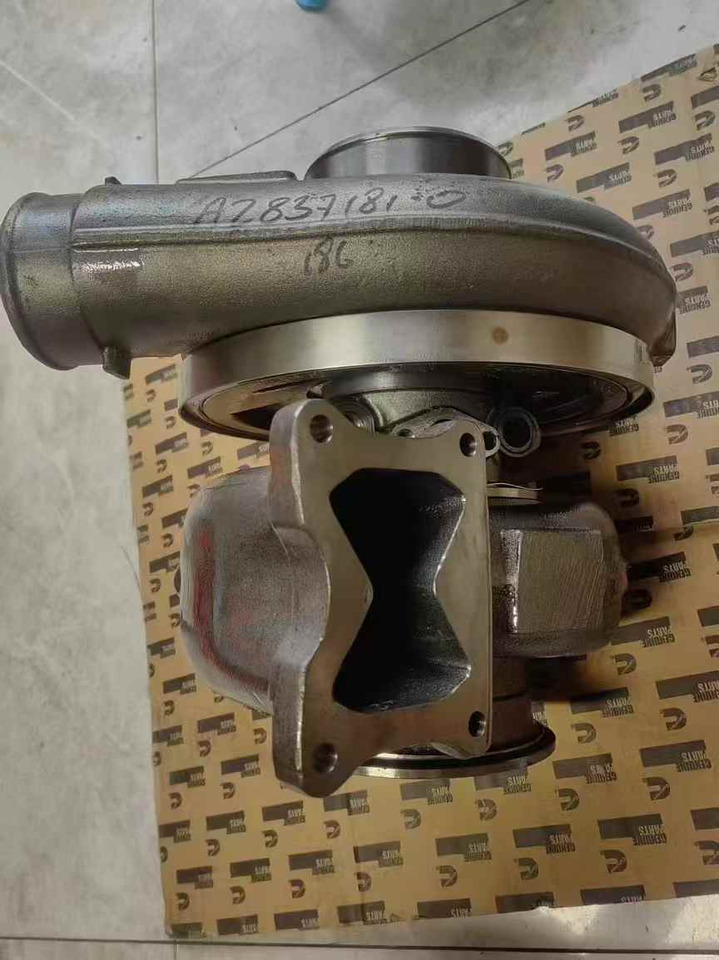CUMMINS 2881769 - Turbocompresor para Excavadora: foto 1 CUMMINS 2881769 - Turbocompresor para Excavadora: foto 1