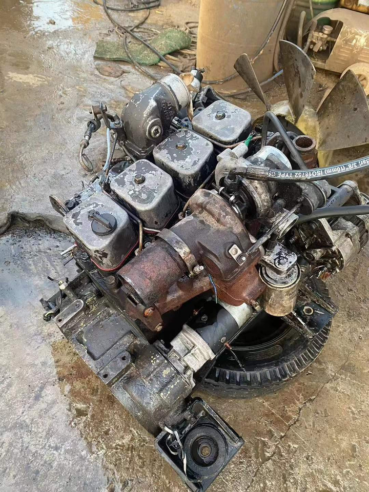 CUMMINS 4BT3.9 - Motor para Miniexcavadora: foto 2 CUMMINS 4BT3.9 - Motor para Miniexcavadora: foto 2