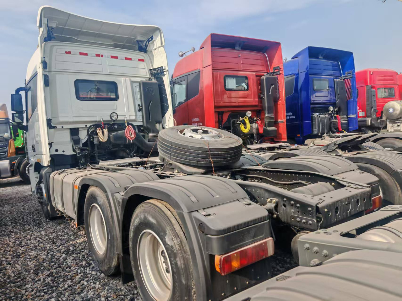 Auman 6×4 - Cabeza tractora: foto 1 Auman 6×4 - Cabeza tractora: foto 1