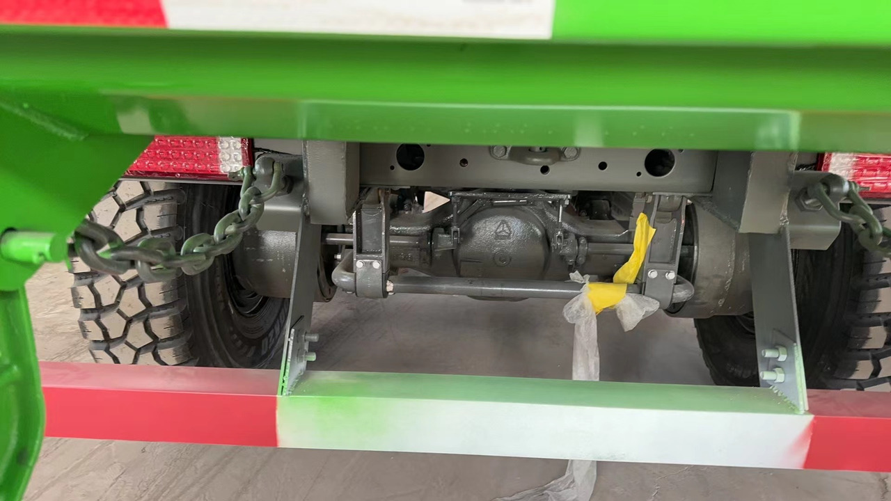 HOWO 6*6 dump truck - Camión volquete: foto 5 HOWO 6*6 dump truck - Camión volquete: foto 5