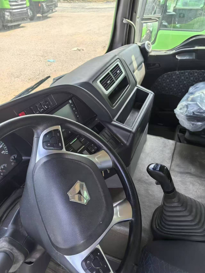 Camión volquete nuevo HOWO HOWO 6*6  dump truck [ Copy ]: foto 6