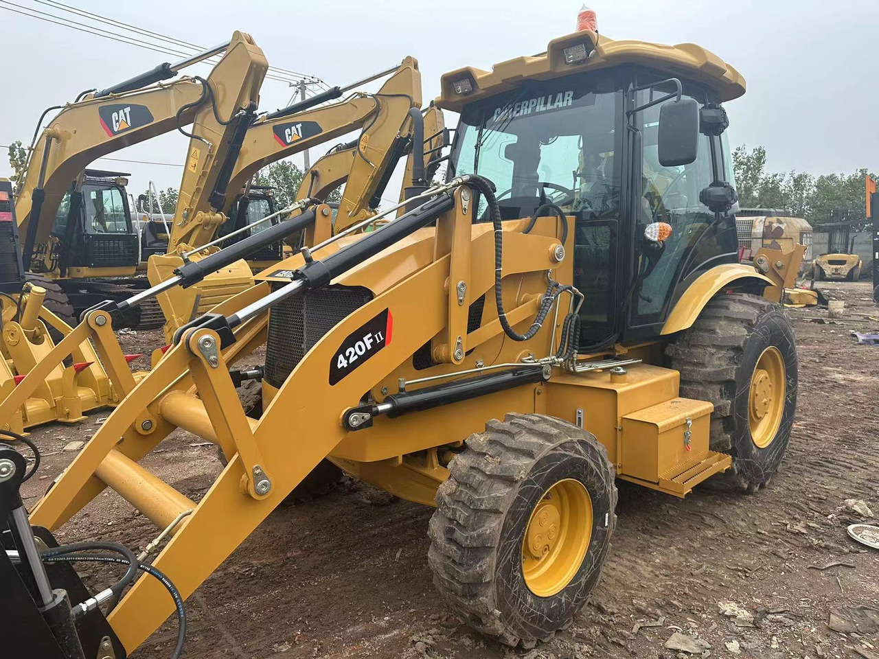 CATERPILLAR Used Good Condition Backhoe Loader CAT420F - Retroexcavadora: foto 2 CATERPILLAR Used Good Condition Backhoe Loader CAT420F - Retroexcavadora: foto 2