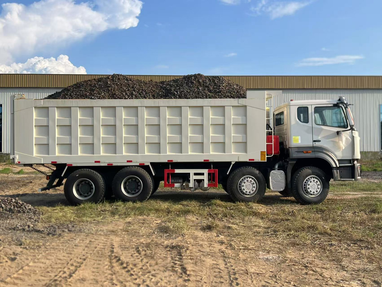 HOWO Used Dump Truck8*4 6*4 - Camión: foto 4 HOWO Used Dump Truck8*4 6*4 - Camión: foto 4