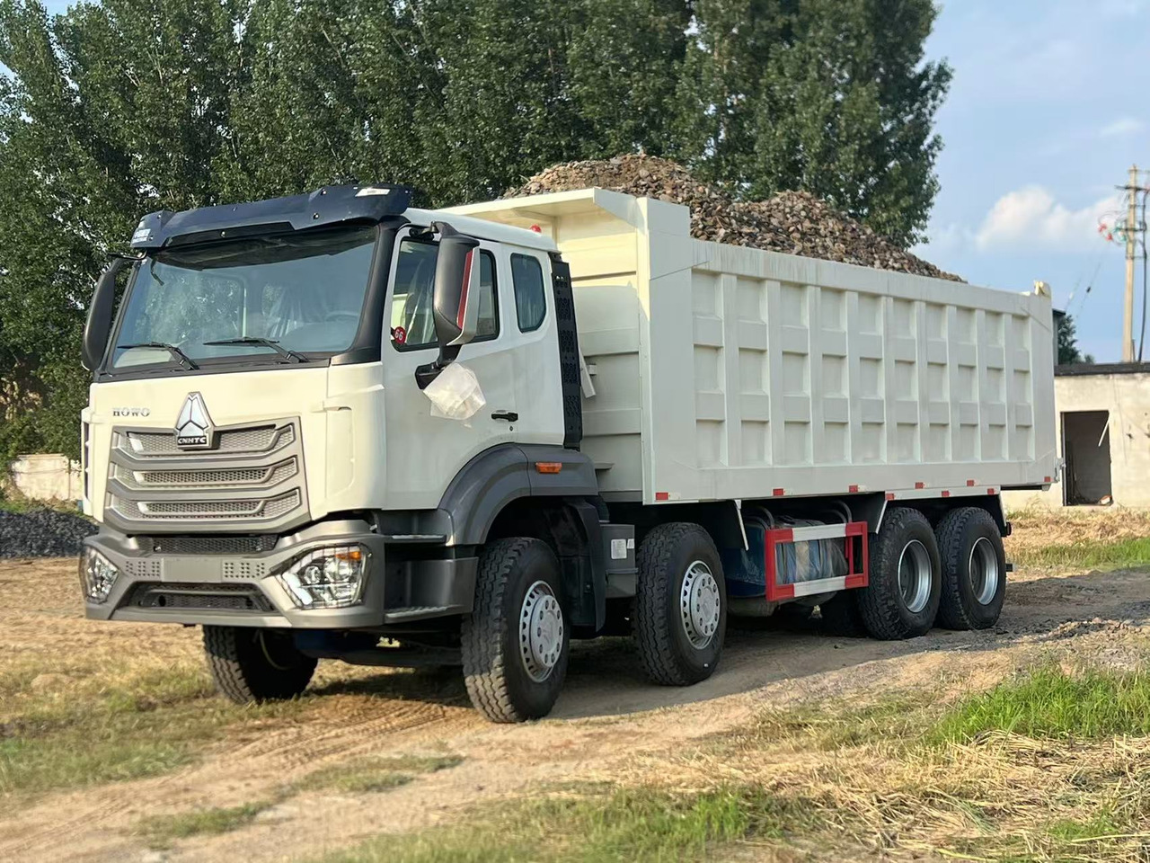 HOWO Used Dump Truck8*4 6*4 - Camión: foto 1 HOWO Used Dump Truck8*4 6*4 - Camión: foto 1
