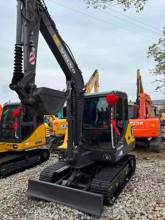 High Quality Used Volvo EC60D Excavator for Sale 6 Ton Compact Machine, Excellent Condition, Ready for Work! - Excavadora de cadenas: foto 3 High Quality Used Volvo EC60D Excavator for Sale 6 Ton Compact Machine, Excellent Condition, Ready for Work! - Excavadora de cadenas: foto 3